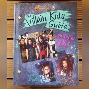 Descendants 3 "The Villian Kids Guide" BOOK